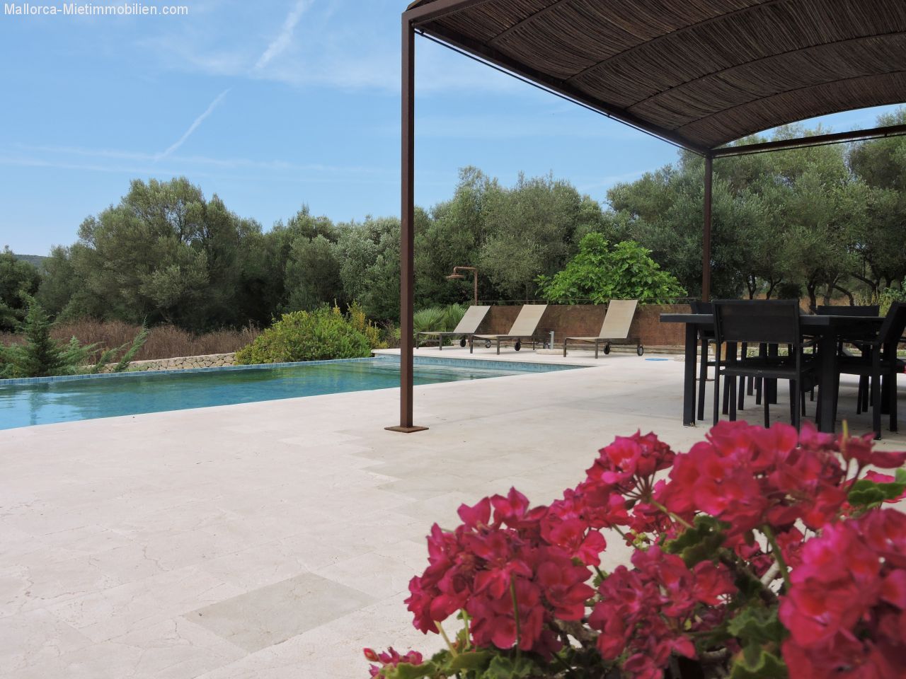 Manacor: Ebenerdige Waldfinca bei Manacor mit XXL Pool  