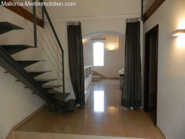 Entry to the bedrooms